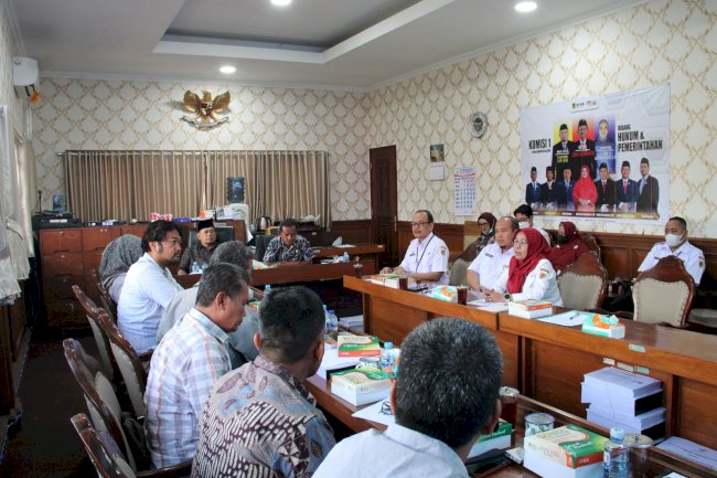 Rapat Kerja Komisi 1 DPRD Kabupaten Klaten terkait KUPA PPAS APBD Tahun 2026. 16 Juli 2025
