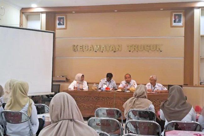 Verifikasi Lapangan Evaluasi Kinerja Kecamatan (EKK) Tahun 2025 di Kecamatan Cawas dan Kecamatan Trucuk