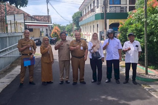 Monitoring dan Evaluasi Kegiatan Pembangunan Sarana dan Prasarana Kelurahan dan Pemberdayaan Masyarakat hari ke 1