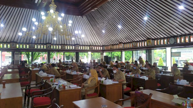 RAPAT SOSIALISASI PERATURAN BUPATI KLATEN TENTANG PENDELEGASIAN SEBAGIAN KEWENANGAN BUPATI KEPADA CAMAT