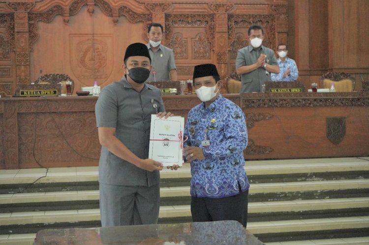 PENYERAHAN LKPJ BUPATI KLATEN TAHUN 2021