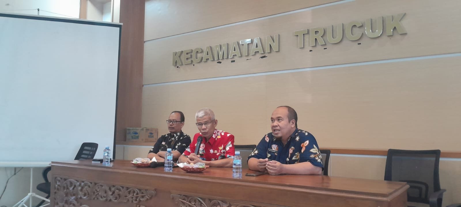 Pelaksanaan Penilaian Evaluasi Kinerja Kecamatan di 26 Kecamatan