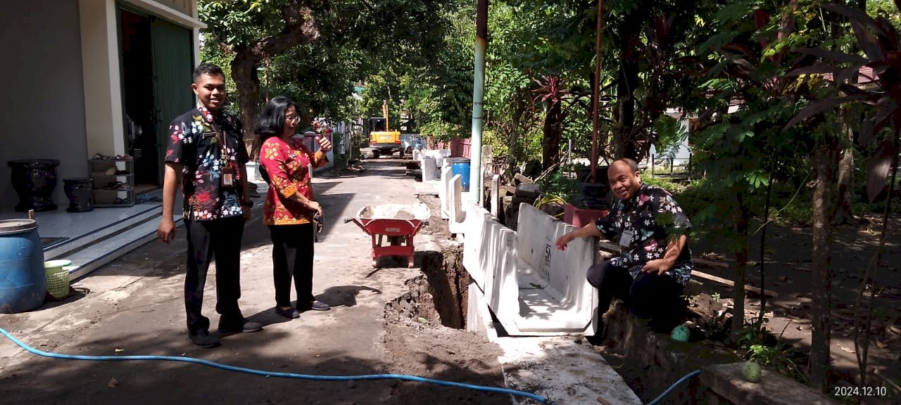 Monitoring dan Evaluasi Kegiatan Pembangunan Sarana dan Prasarana Kelurahan dan Pemberdayaan Masyarakat di Kelurahan Bareng, Kelurahan Mojayan dan Kelurahan Tonggalan, Kecamatan Klaten Tengah