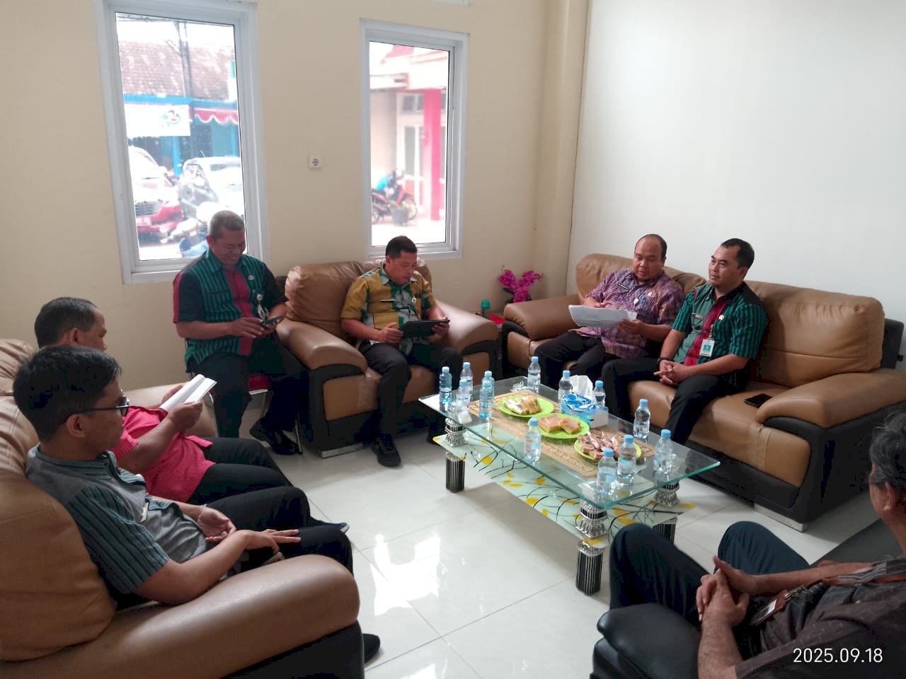 Verifikasi Lapangan Evaluasi Kinerja Kecamatan (EKK) Tahun 2025 di Kecamatan Karanganom dan Kecamatan Tulung