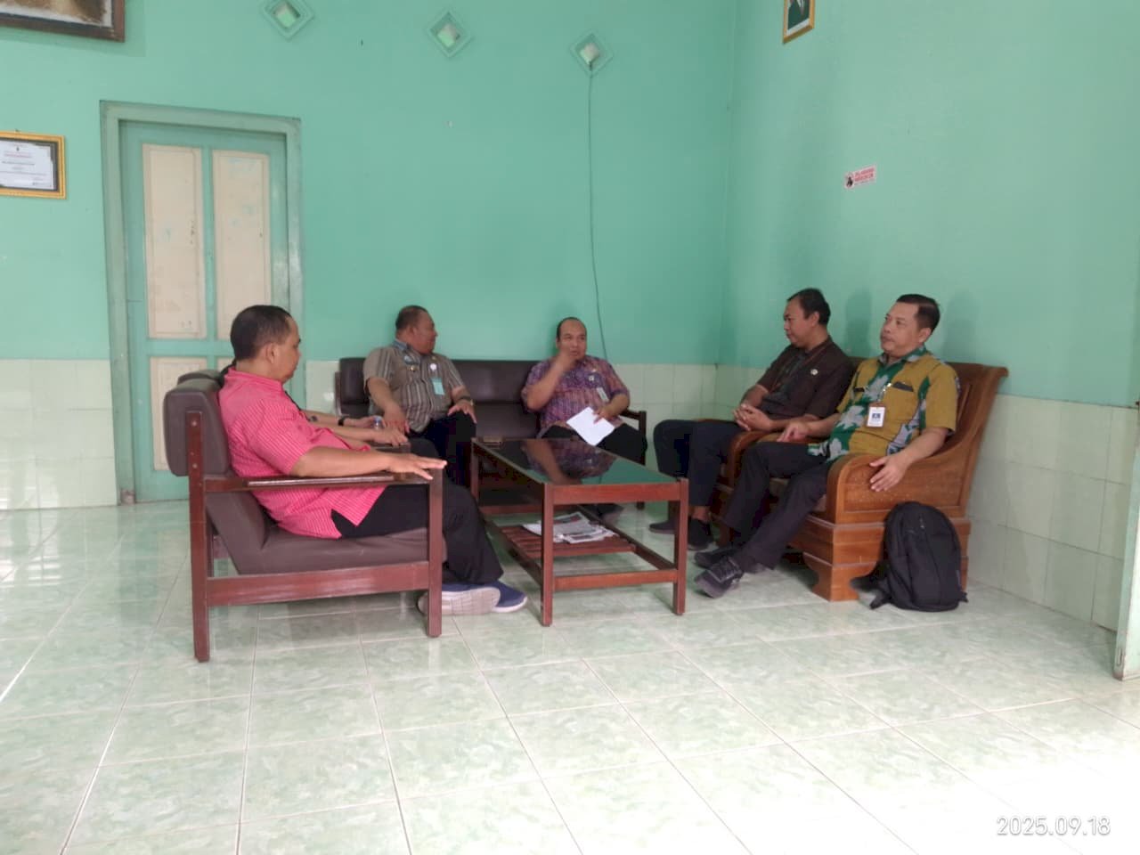 Verifikasi Lapangan Evaluasi Kinerja Kecamatan (EKK) Tahun 2025 di Kecamatan Karanganom dan Kecamatan Tulung