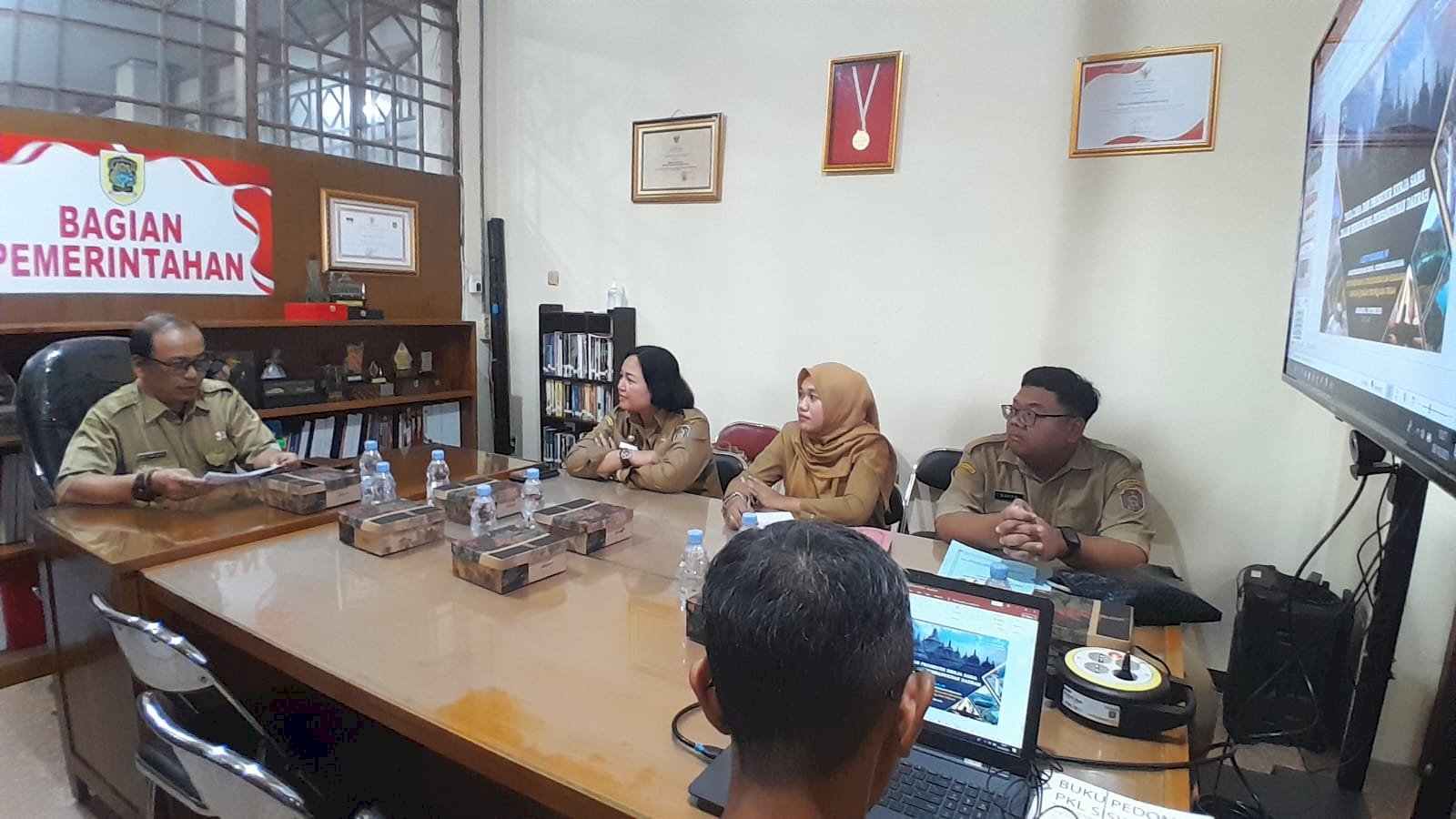 Diskusi bersama terkait Kerja Sama Luar Negeri Pemkab Karanganyar dan Pemkab Klaten