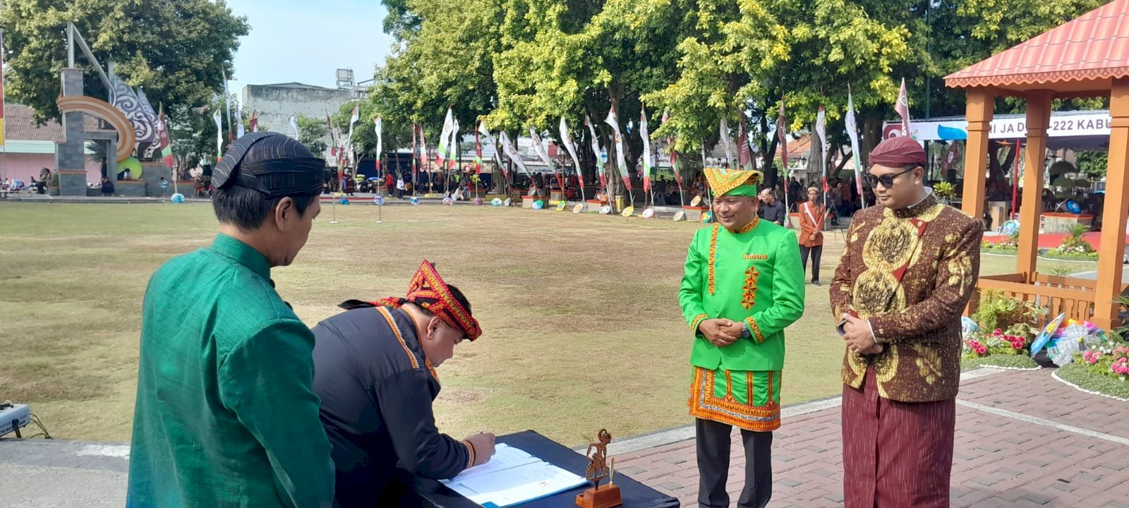 Penandatanganan Nota Kesepahaman (Memorandum of Understanding/MoU) tentang kerja sama di Bidang Pertanian dan Perkebunan